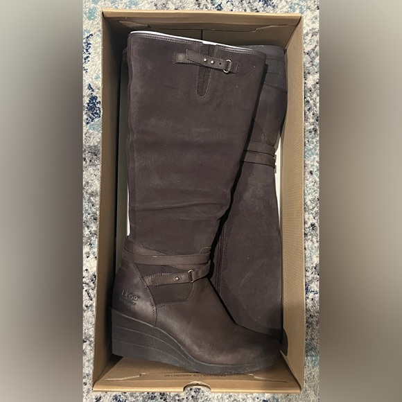 Ugg Waterproof Wedge: Lesley Boots Women's 7 - Picture 5 of 6